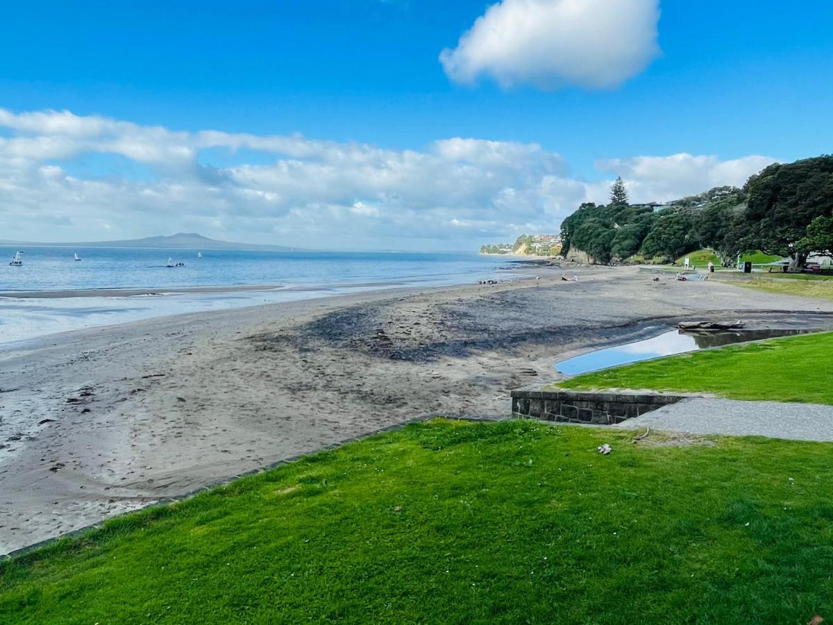 Whitby Studio - Mairangi Bay Beach オークランド エクステリア 写真